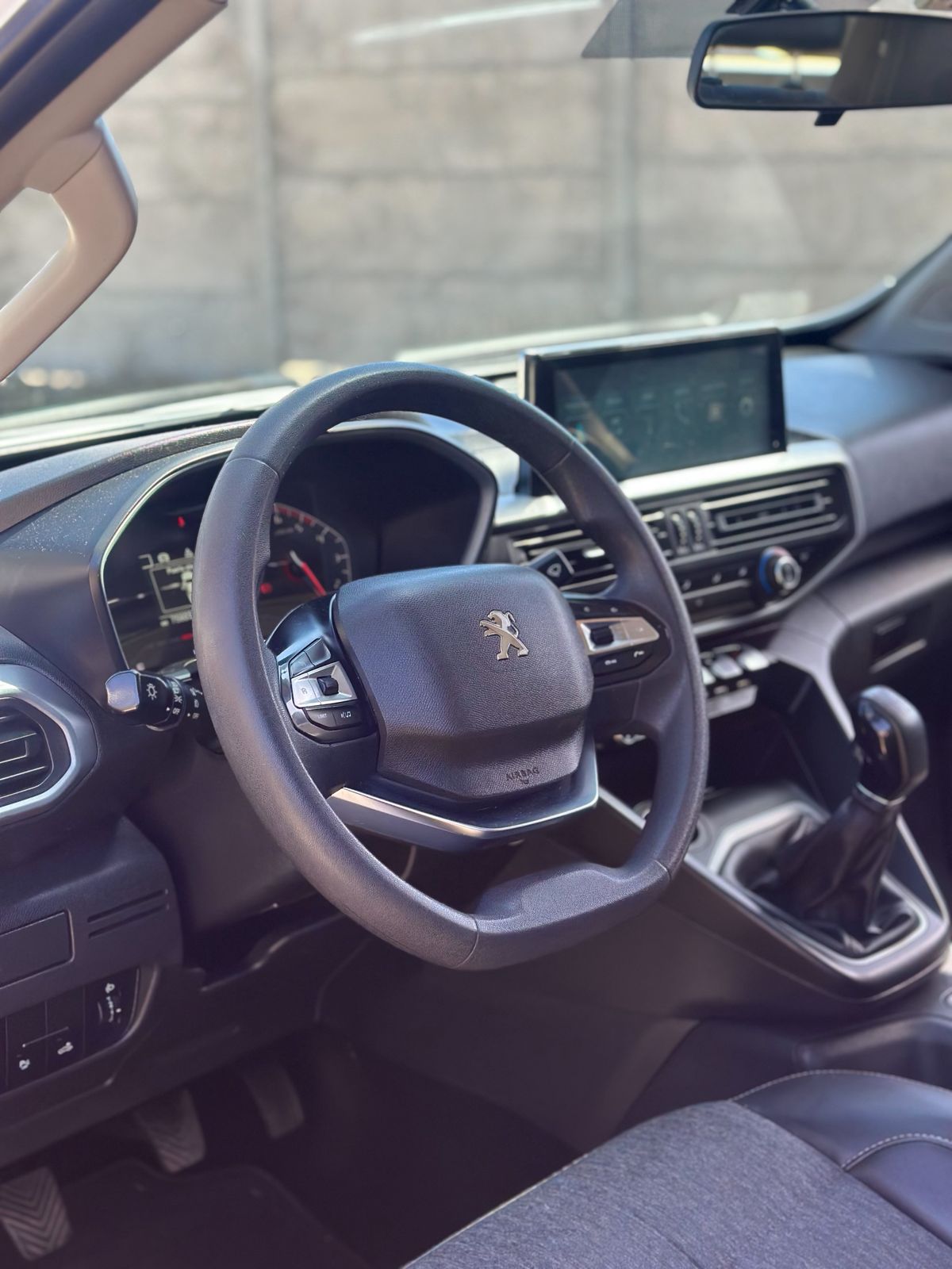 Peugeot Landtrek 2023